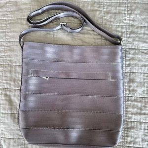 Harvey’s Seatbelt Bag
